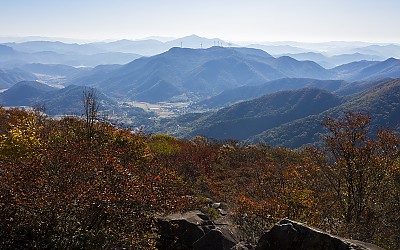 그 산