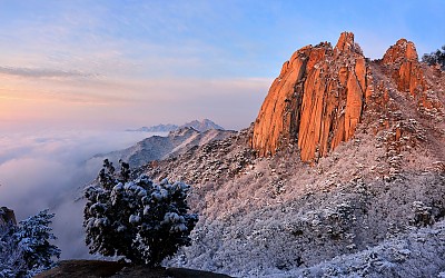 도봉산 선인봉의 폭설내린 아침