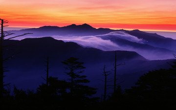 반야봉에서 본 천왕봉'