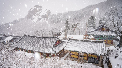 금강산화암사 설경