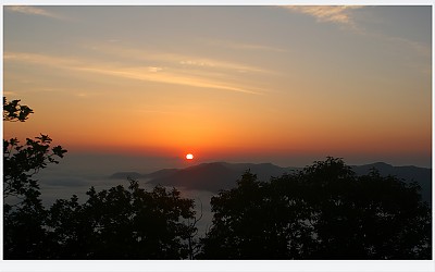 깃대봉의 여명