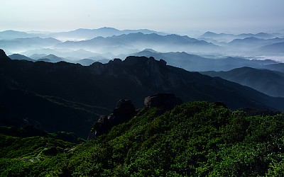 월출산에서 바라본능선
