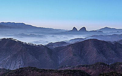 솟금산