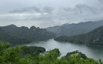 우중산행
