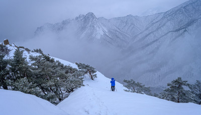 춘설 내린 울산바위