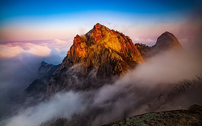 백운대에 아침이 듭니다