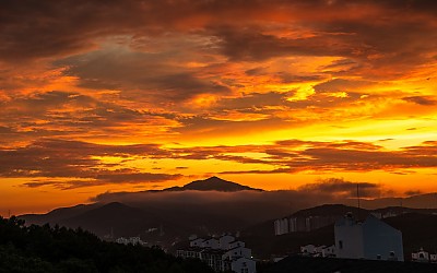 백마산 불타는 석양 노을