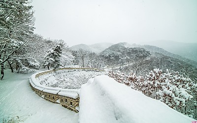 남한산성 성곽 설경