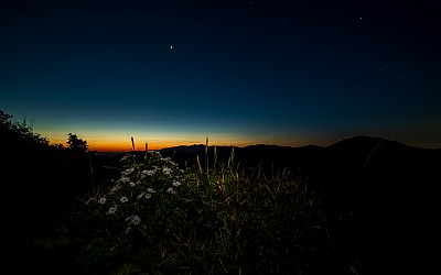 고리봉 꽃내음 풍기는 여명
