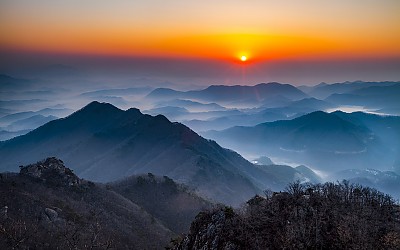 아름다운 산야의 일출