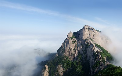 삼각 운해속에 갖히다