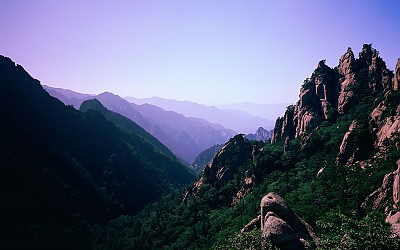내설악의 암봉