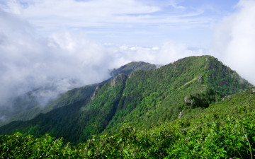 천왕봉에서보는 중봉신록