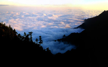 제석봉에서 본 칠선골