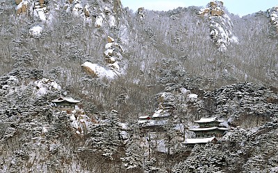 도봉산 망월사의 눈내린 모습
