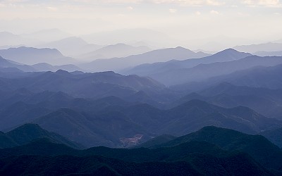 첩첩산중