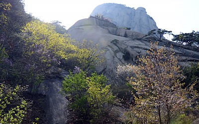 인수봉의 봄