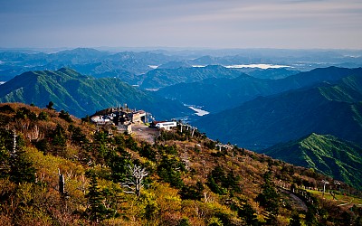 당당한 설천봉