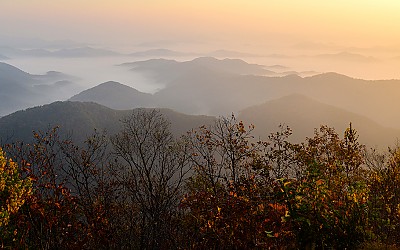 괴산에 무명산의가을아침