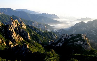 설악 천불동의 아침