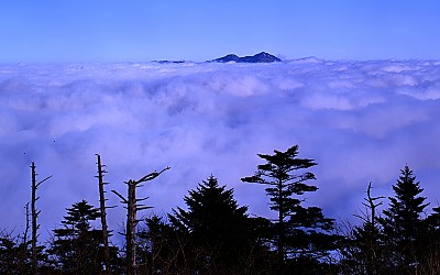 반야에서 바라 본 천왕봉