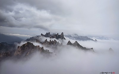 운무에잠긴공룡능선