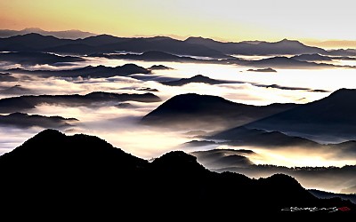 운해넘실대는아침에