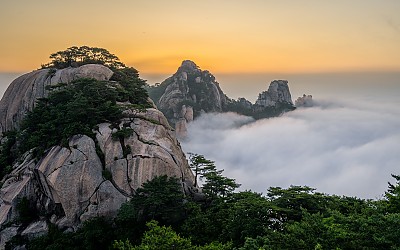 도봉산 일출입니다.
