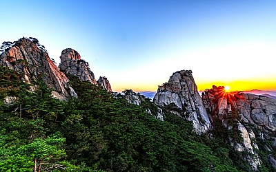 도봉산의 여명빛