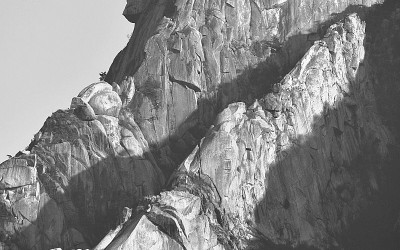 북한산 인수봉의 뒷모습